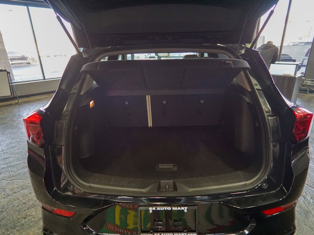 Used 2024 Buick Encore GX Sport Touring image 11