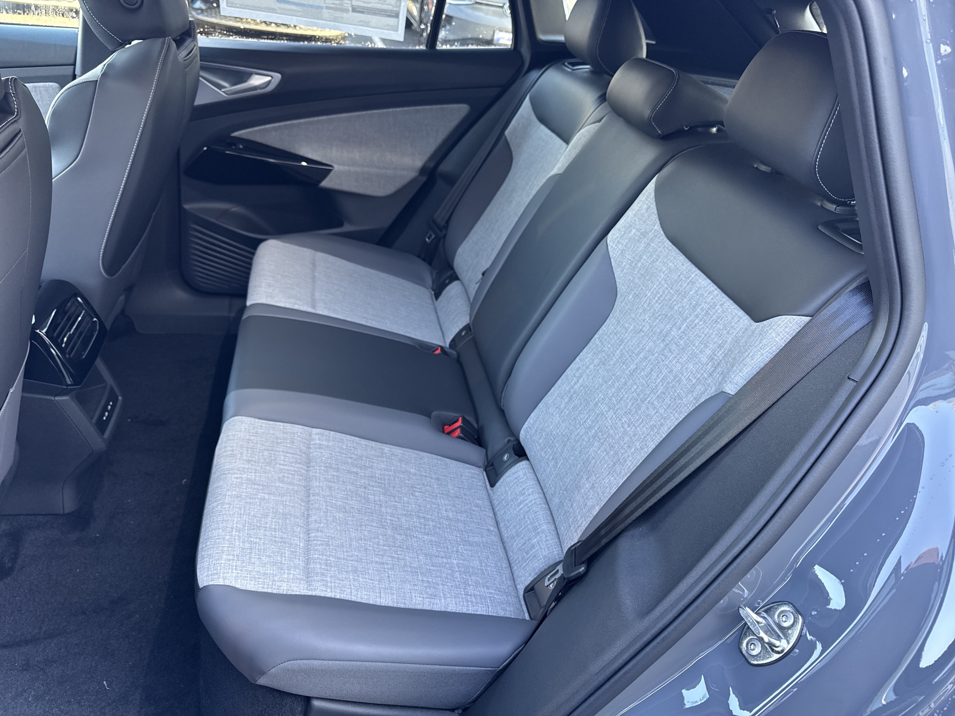 New 2026 Volkswagen ID.4 Pro RWD image 32