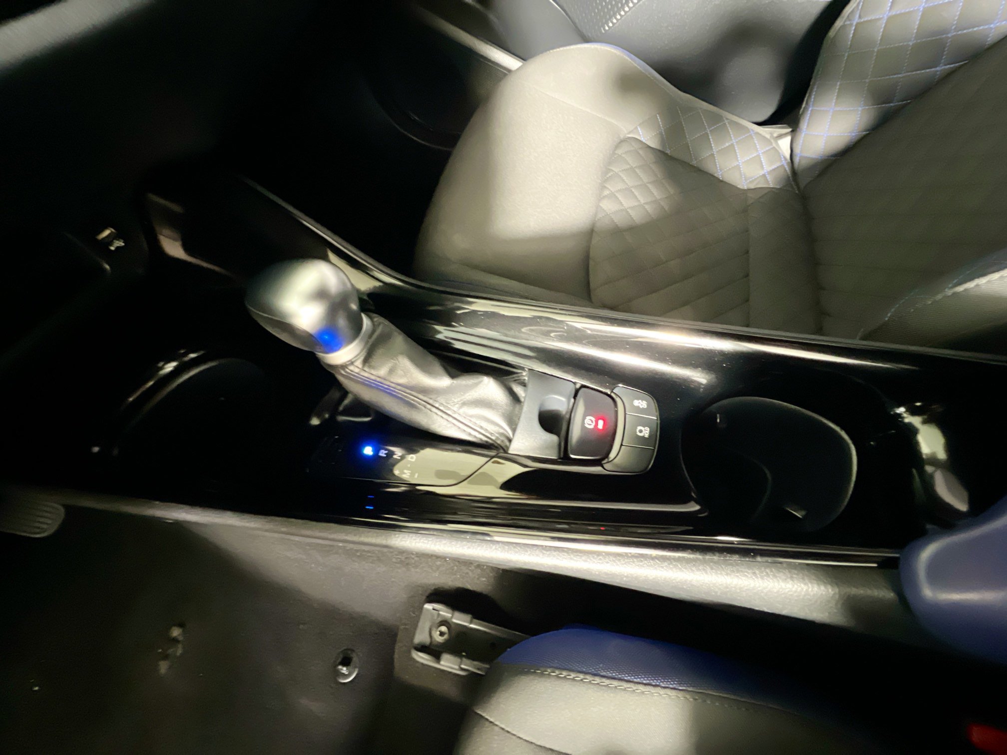 Used 2020 Toyota C-HR XLE image 25