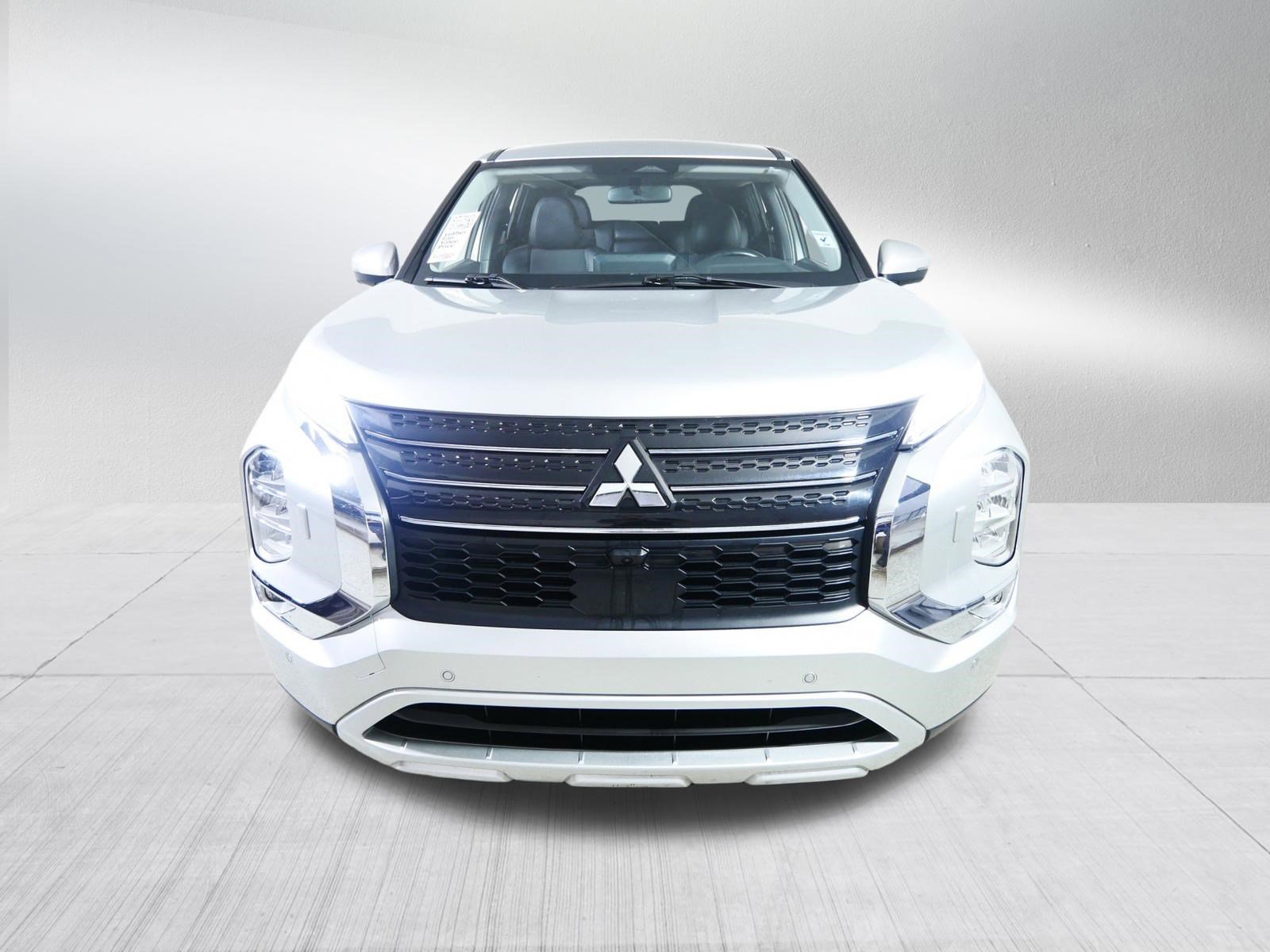 Used 2024 Mitsubishi Outlander SE video 2