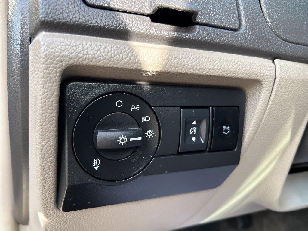 Used 2010 Ford Fusion SEL FWD image 18