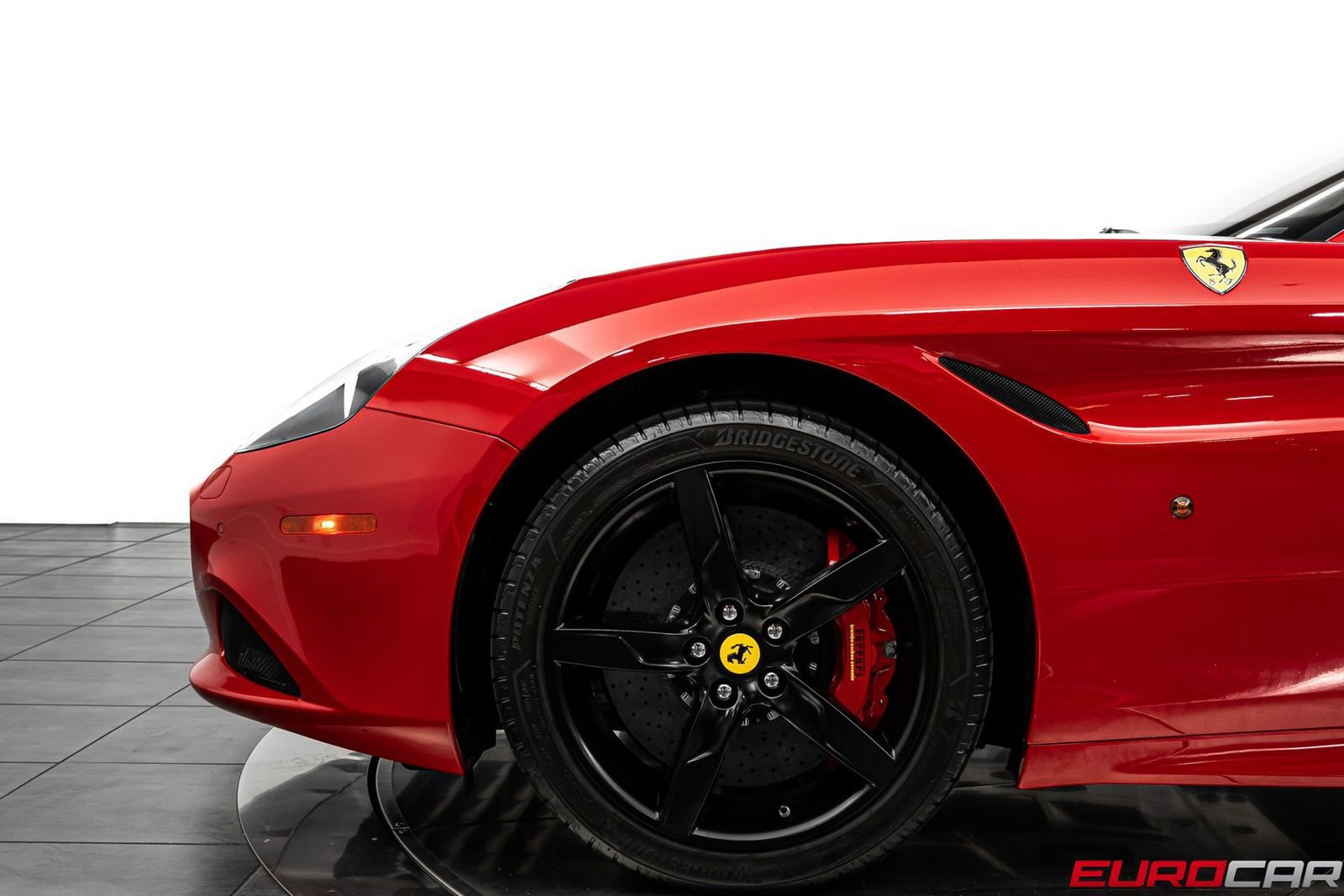 Used 2016 Ferrari California T image 16