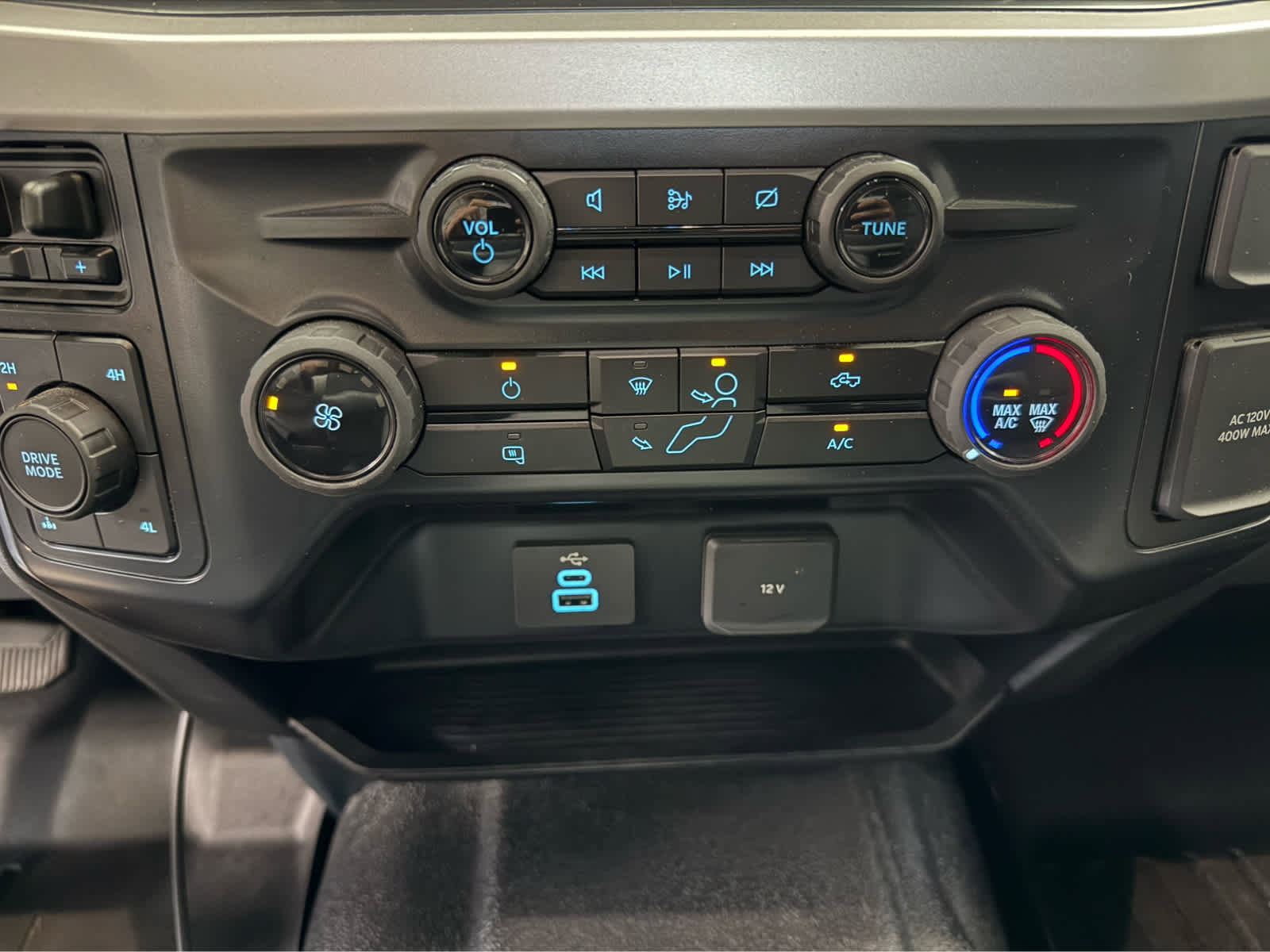 Used 2024 Ford F250 XL w/ XL Chrome Package image 18