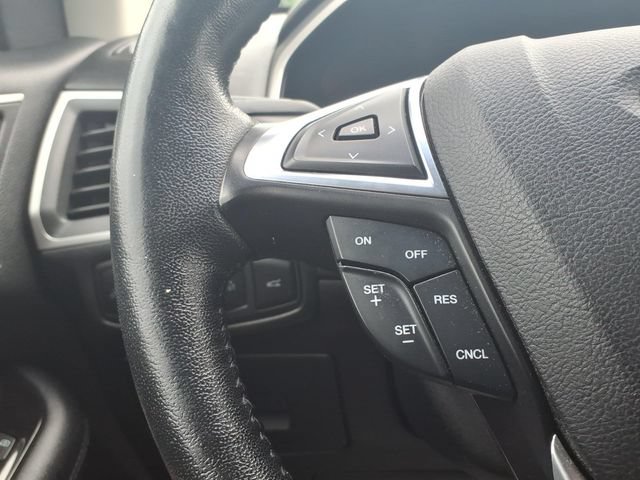 Used 2016 Ford Edge SEL w/ Equipment Group 201A AWD/4WD image 28
