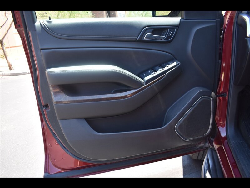 Used 2017 Chevrolet Suburban LS RWD image 17