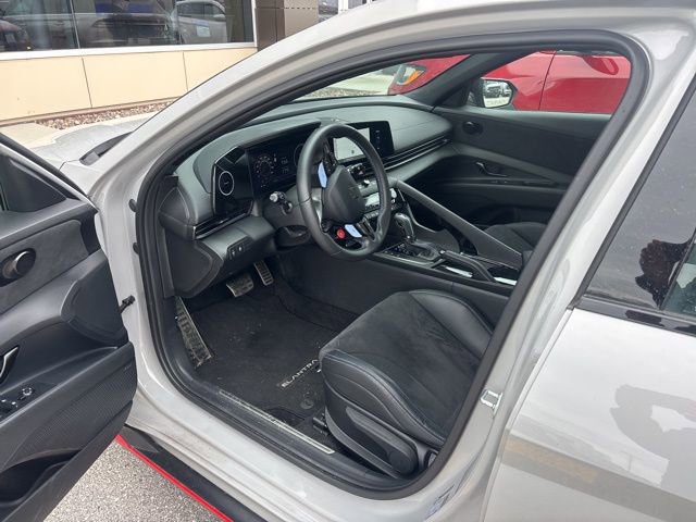 Certified 2025 Hyundai Elantra N Base image 8