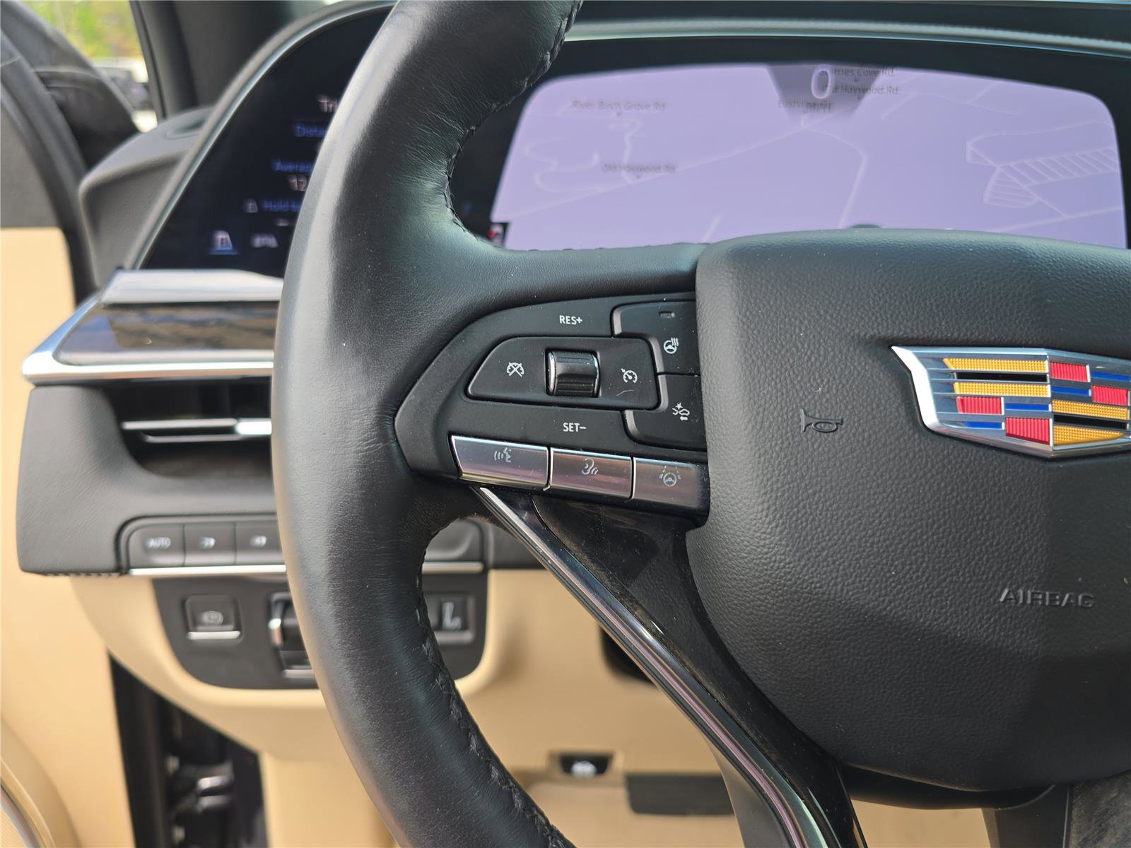 Used 2023 Cadillac Escalade Premium Luxury w/ Performance Package AWD/4WD image 34