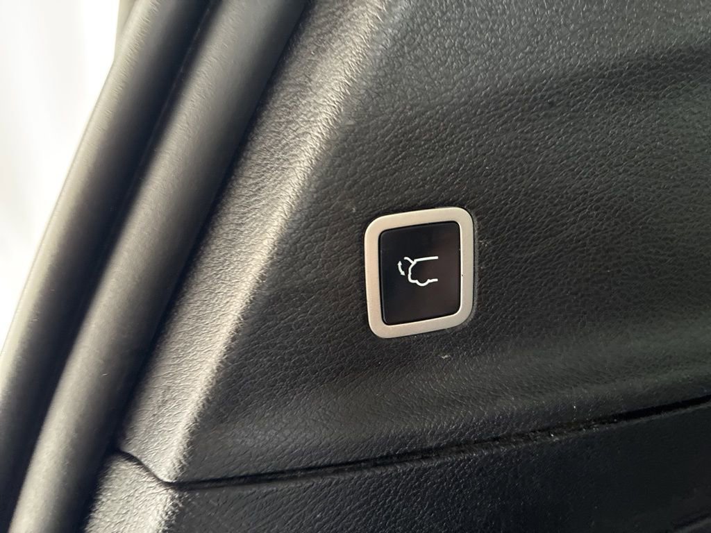 Used 2020 Chrysler Pacifica Touring w/ S Appearance Package image 8