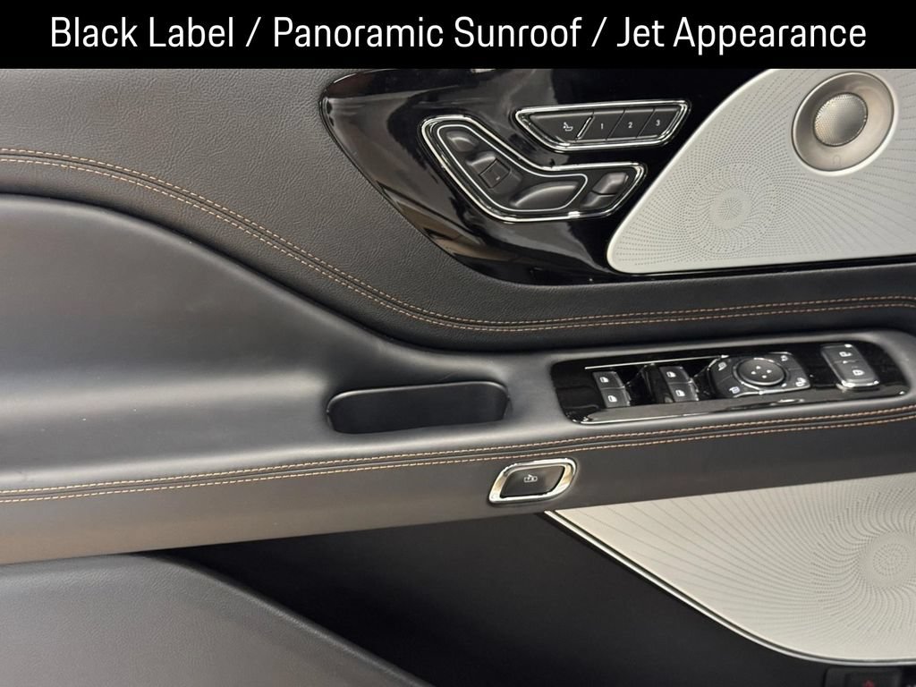 Certified 2025 Lincoln Aviator Black Label w/ Jet Appearance Package AWD/4WD image 20