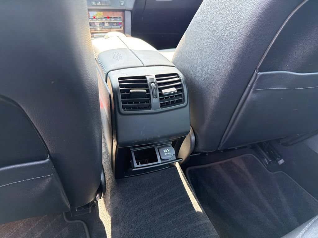 Used 2013 Mercedes-Benz E 350 4MATIC Sedan image 29