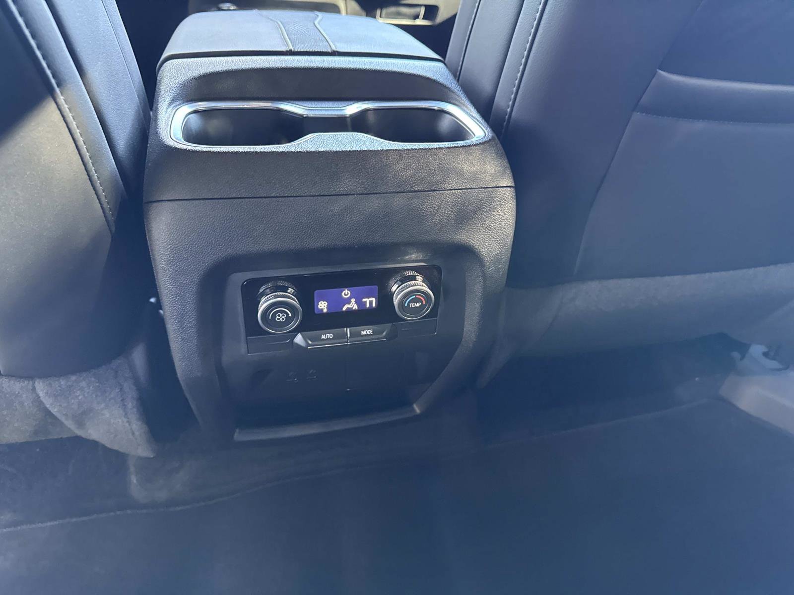 Used 2025 Buick Enclave Preferred image 17