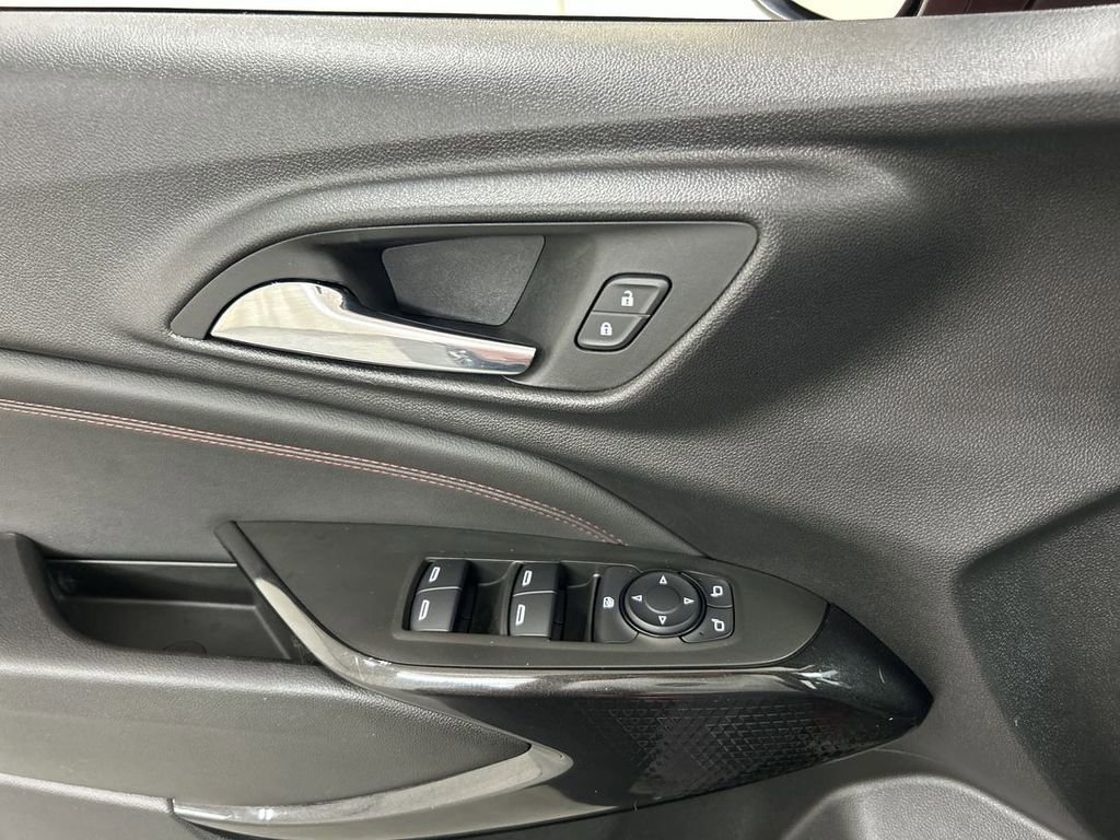 Used 2024 Chevrolet Trax RS w/ Driver Confidence Package FWD image 11