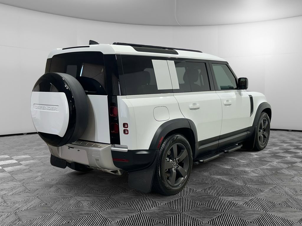 Used 2025 Land Rover Defender 110 S image 5