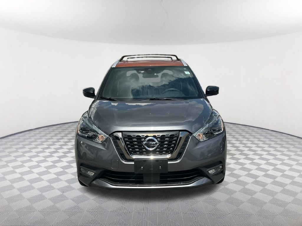 Used 2020 Nissan Kicks SR w/ SR Premium Package FWD image 2