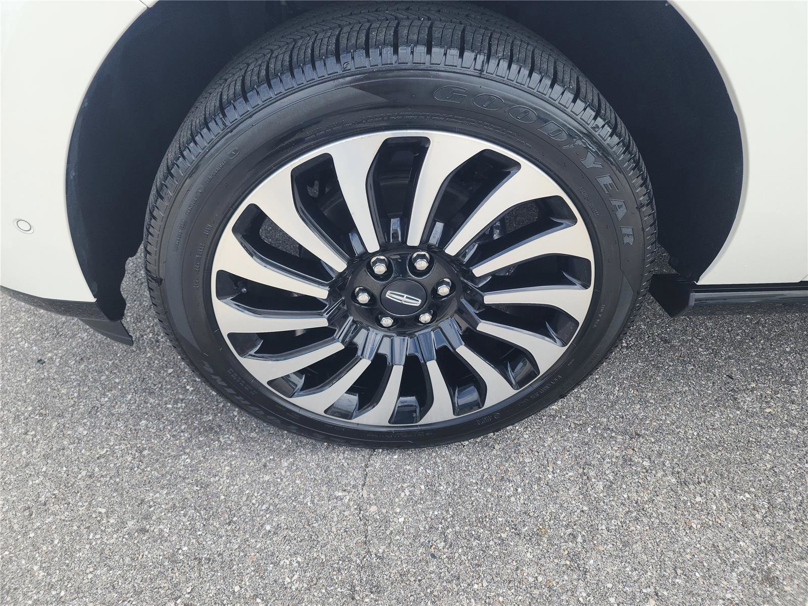 Used 2023 Lincoln Navigator Black Label image 9