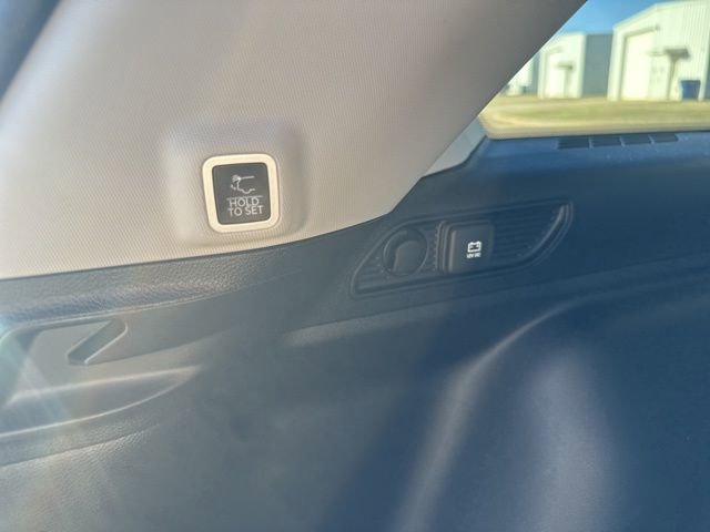 Used 2024 Jeep Grand Cherokee Limited image 31