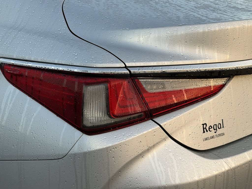 Used 2020 Lexus ES 350 w/ Accessory Package 2 FWD image 11