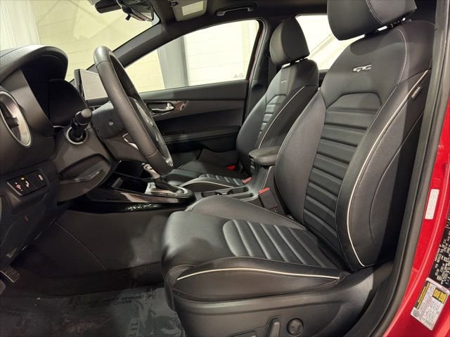 Used 2024 Kia Forte GT-Line w/ GT-Line Premium Package image 11