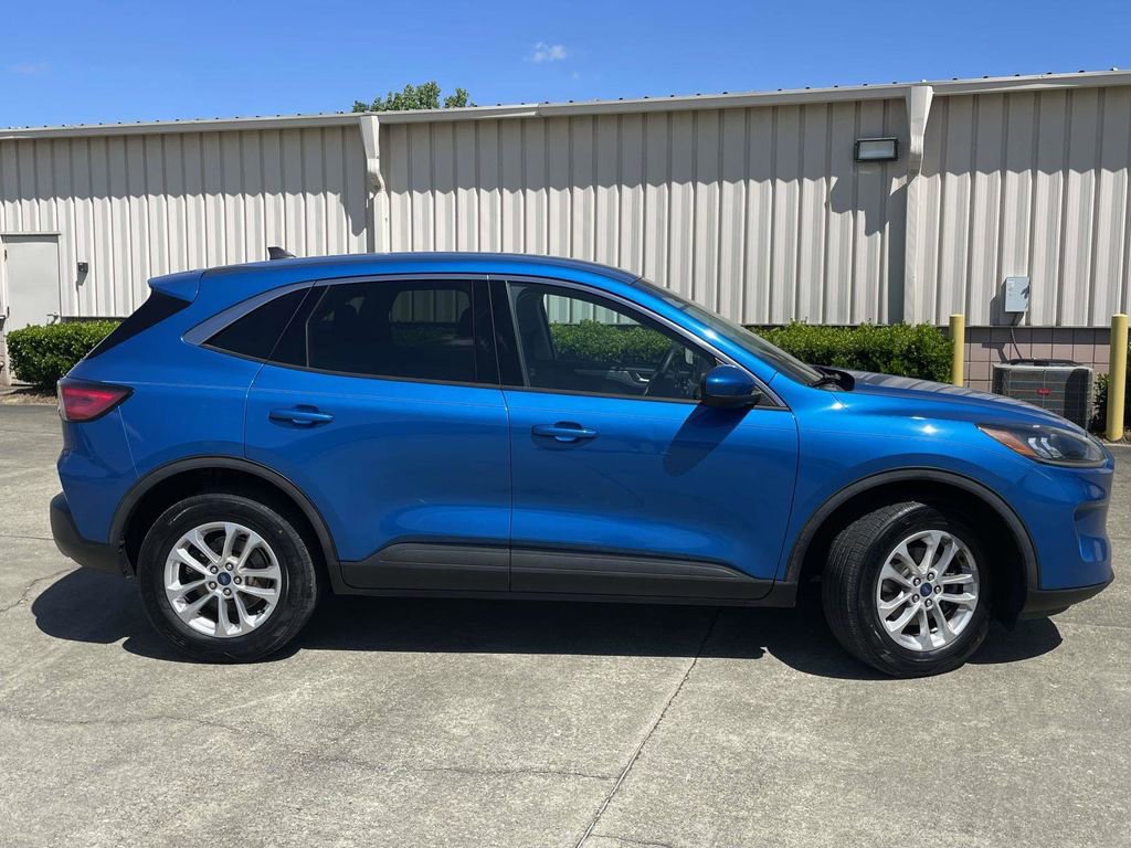 Certified 2020 Ford Escape SE AWD/4WD image 2