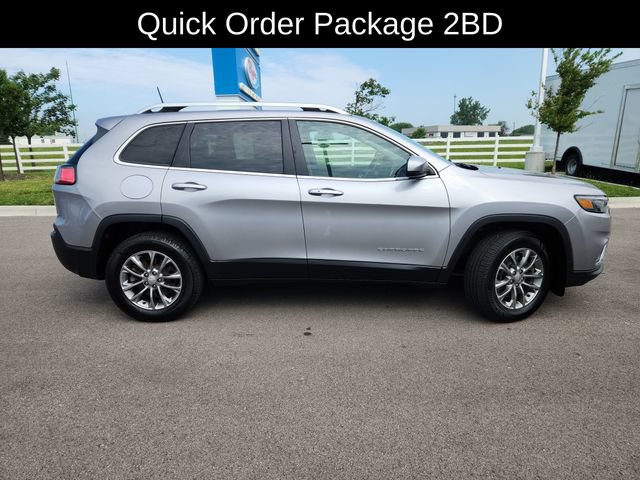 Used 2019 Jeep Cherokee Latitude Plus w/ Cold Weather Group AWD/4WD image 10