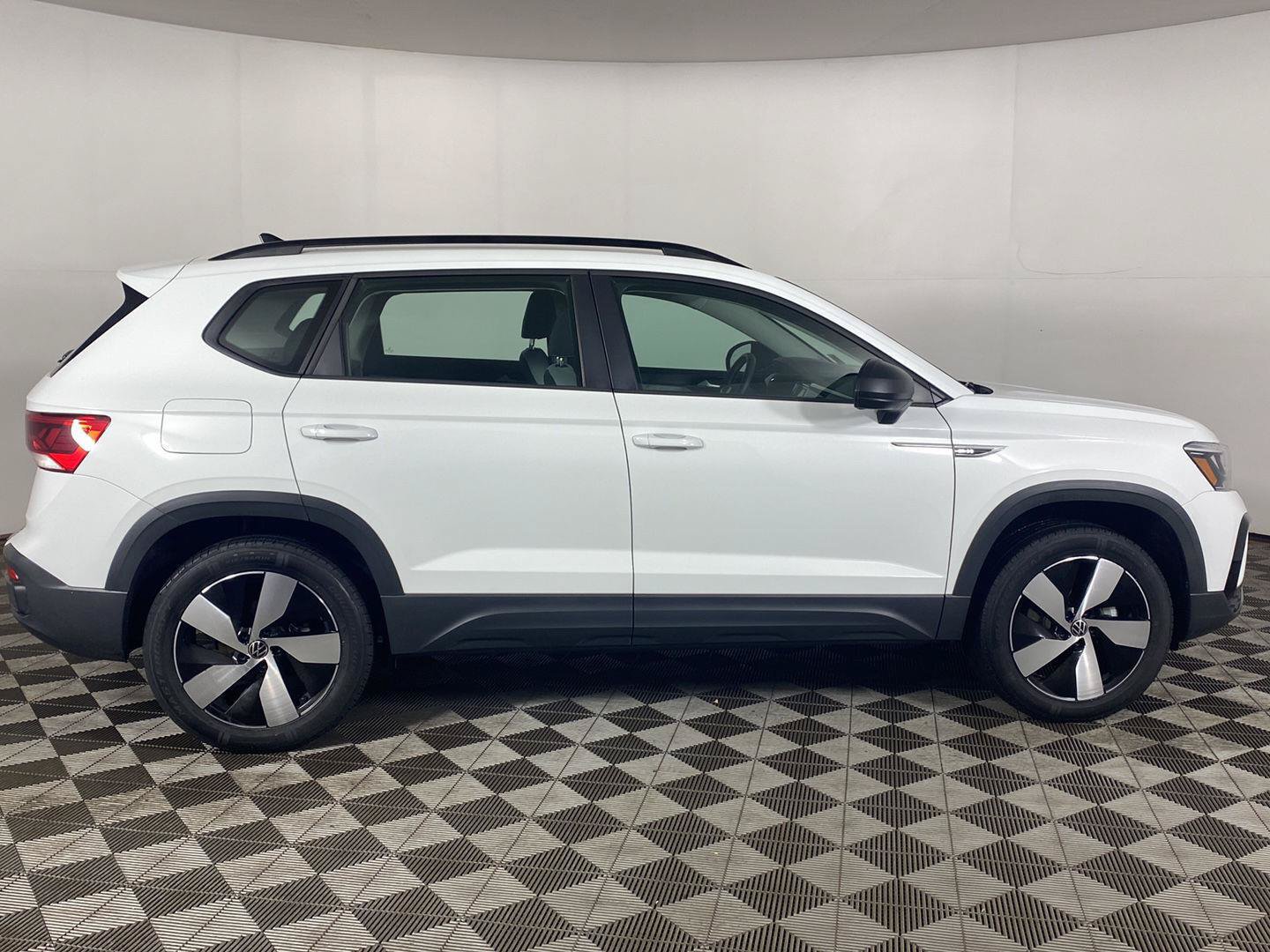 Used 2024 Volkswagen Taos S AWD/4WD image 4
