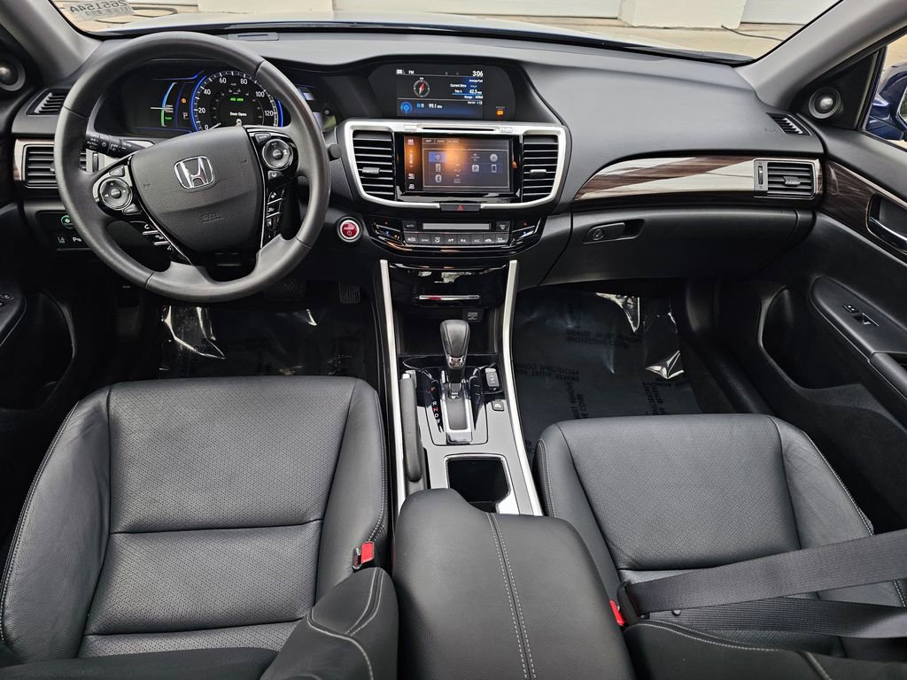 Used 2017 Honda Accord Touring image 18