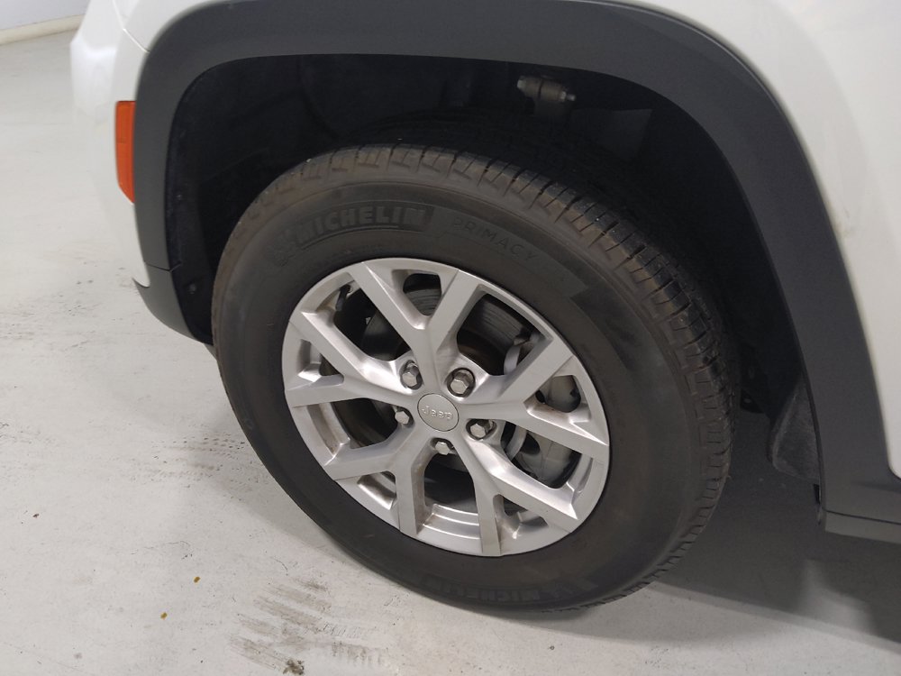 Used 2023 Jeep Grand Cherokee Limited AWD/4WD image 31