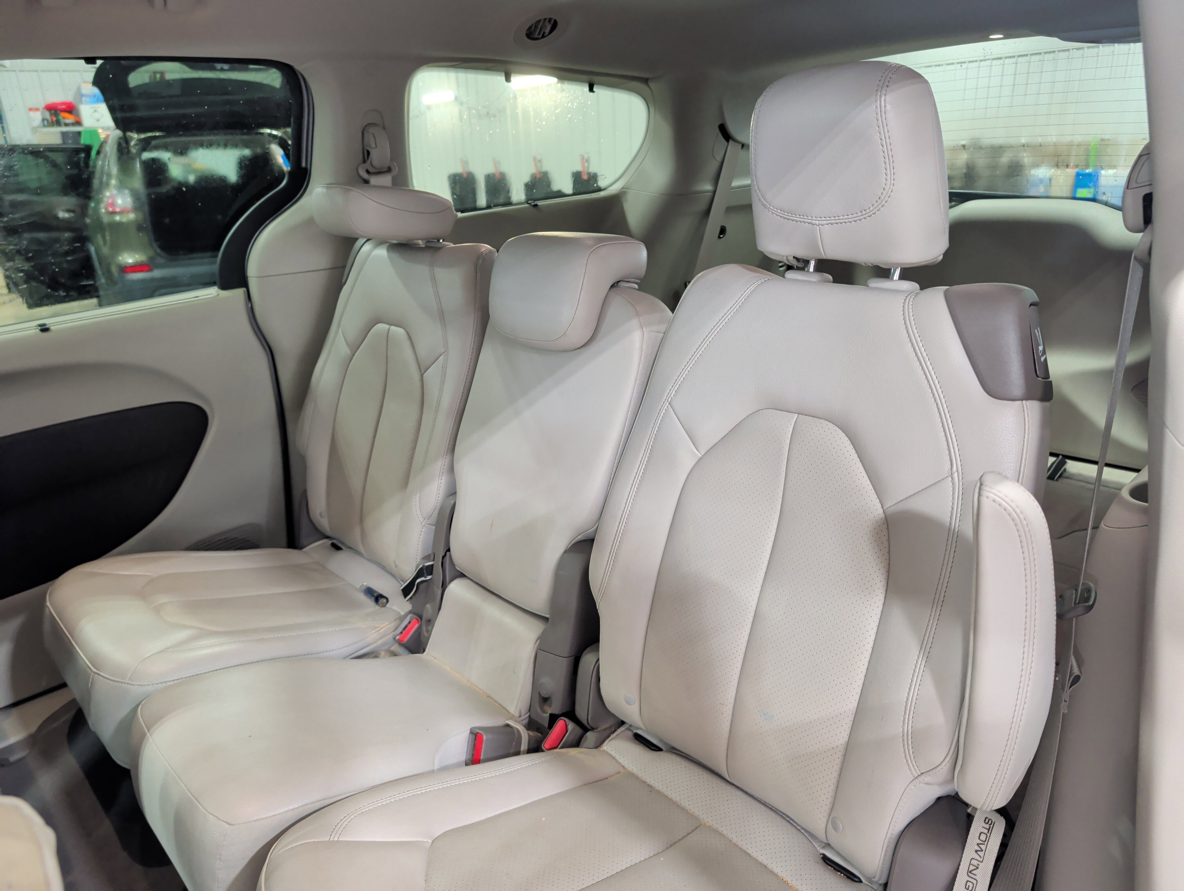 Used 2020 Chrysler Pacifica Touring-L Plus FWD image 8