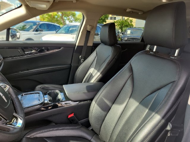 Certified 2023 Lincoln Nautilus AWD image 10
