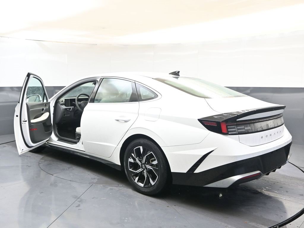 Certified 2024 Hyundai Sonata SEL image 3