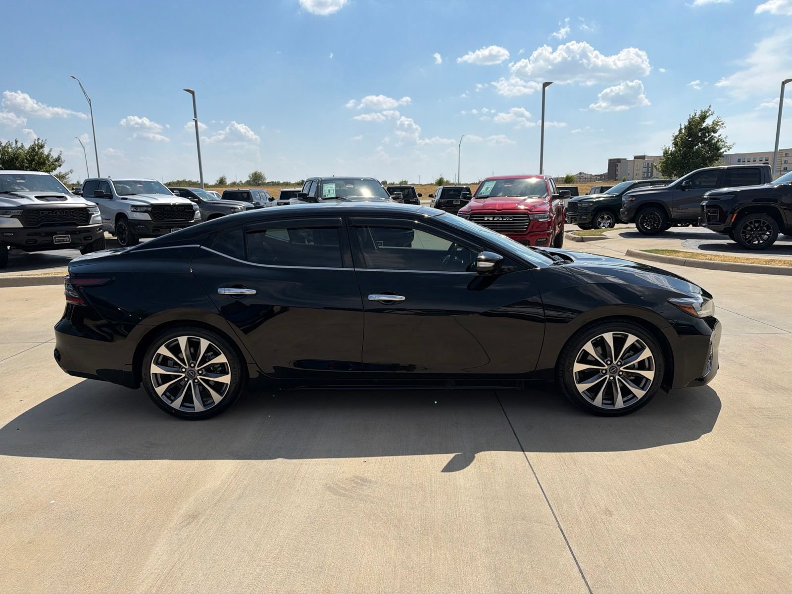 Used 2023 Nissan Maxima Platinum w/ Sport Mat Group FWD image 6