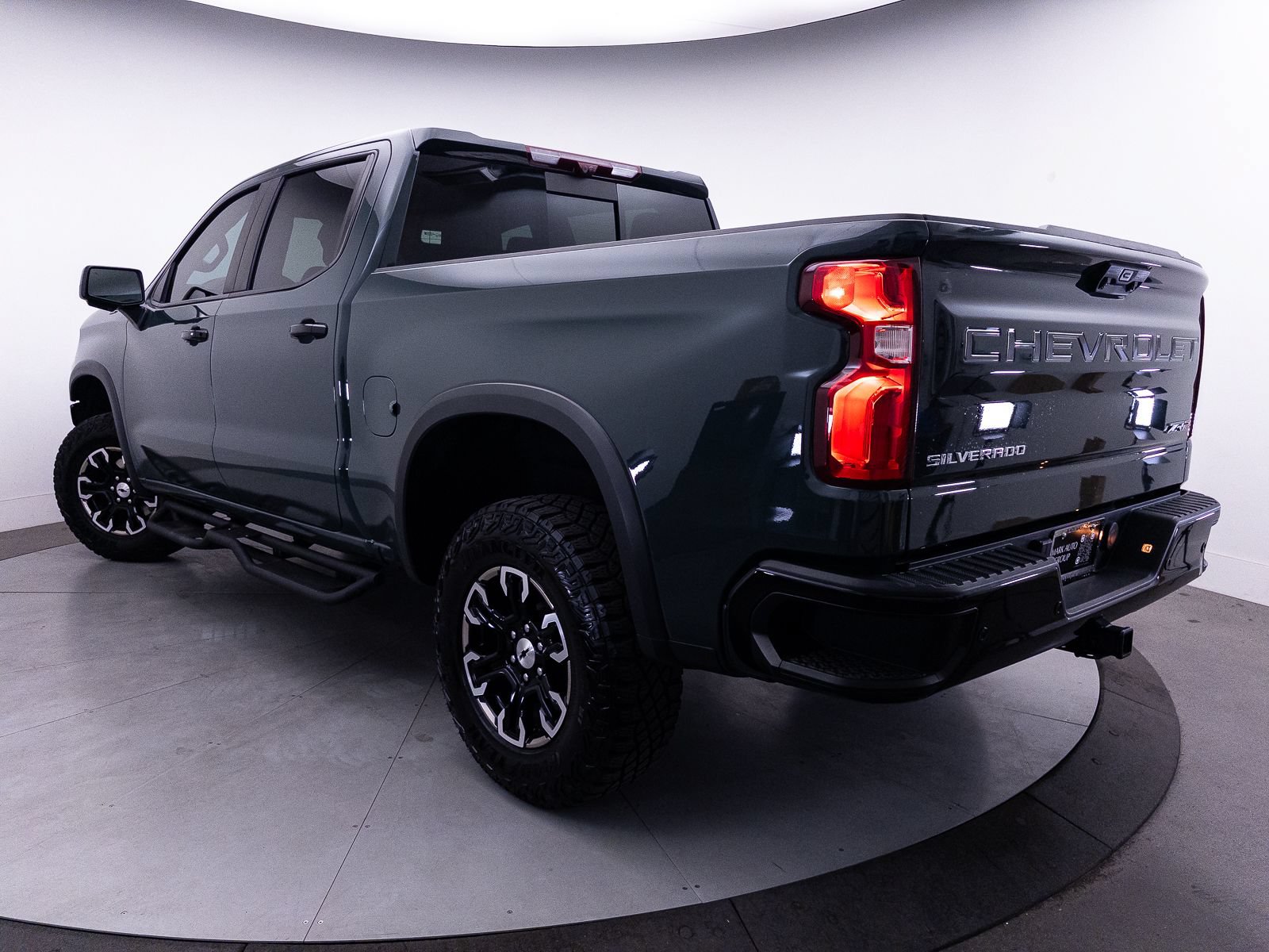 Used 2025 Chevrolet Silverado 1500 ZR2 w/ Technology Package AWD/4WD image 6