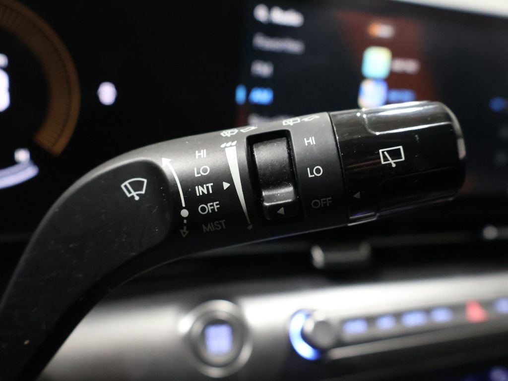 Used 2025 Hyundai Kona SEL image 38