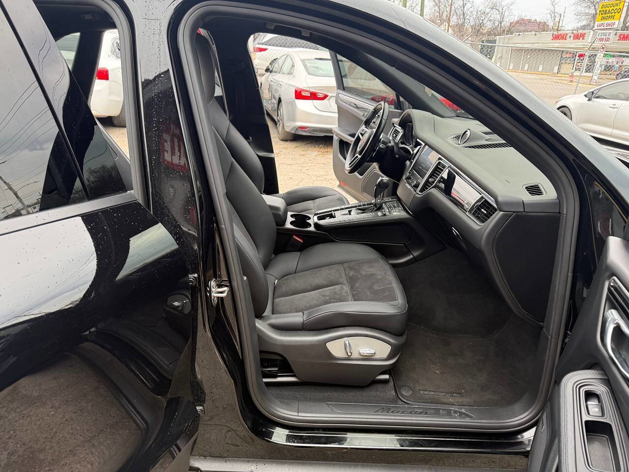 Used 2017 Porsche Macan image 16