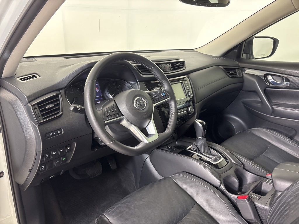 Used 2018 Nissan Rogue SL w/ Premium Package FWD image 18