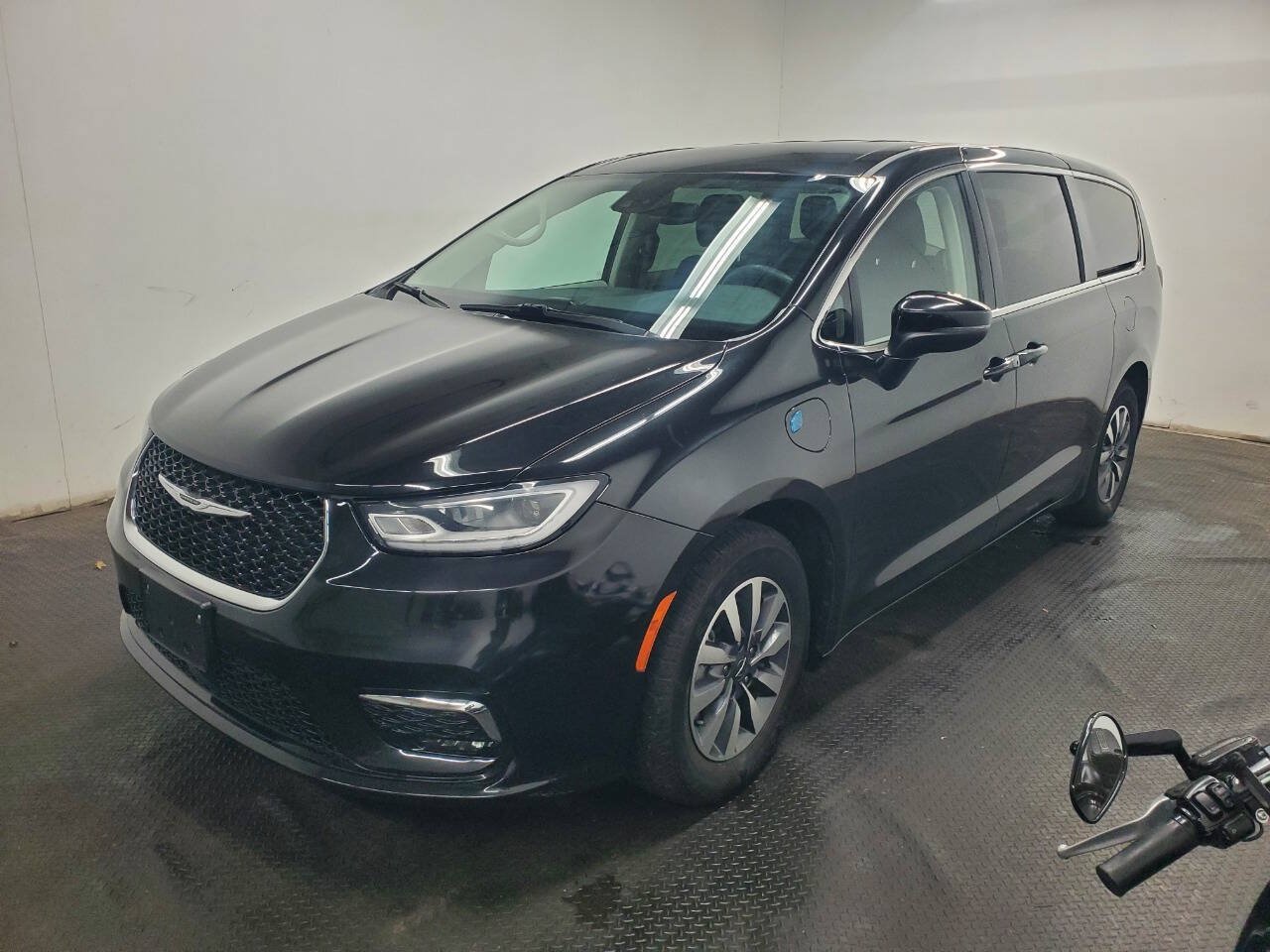 Used 2023 Chrysler Pacifica Touring-L