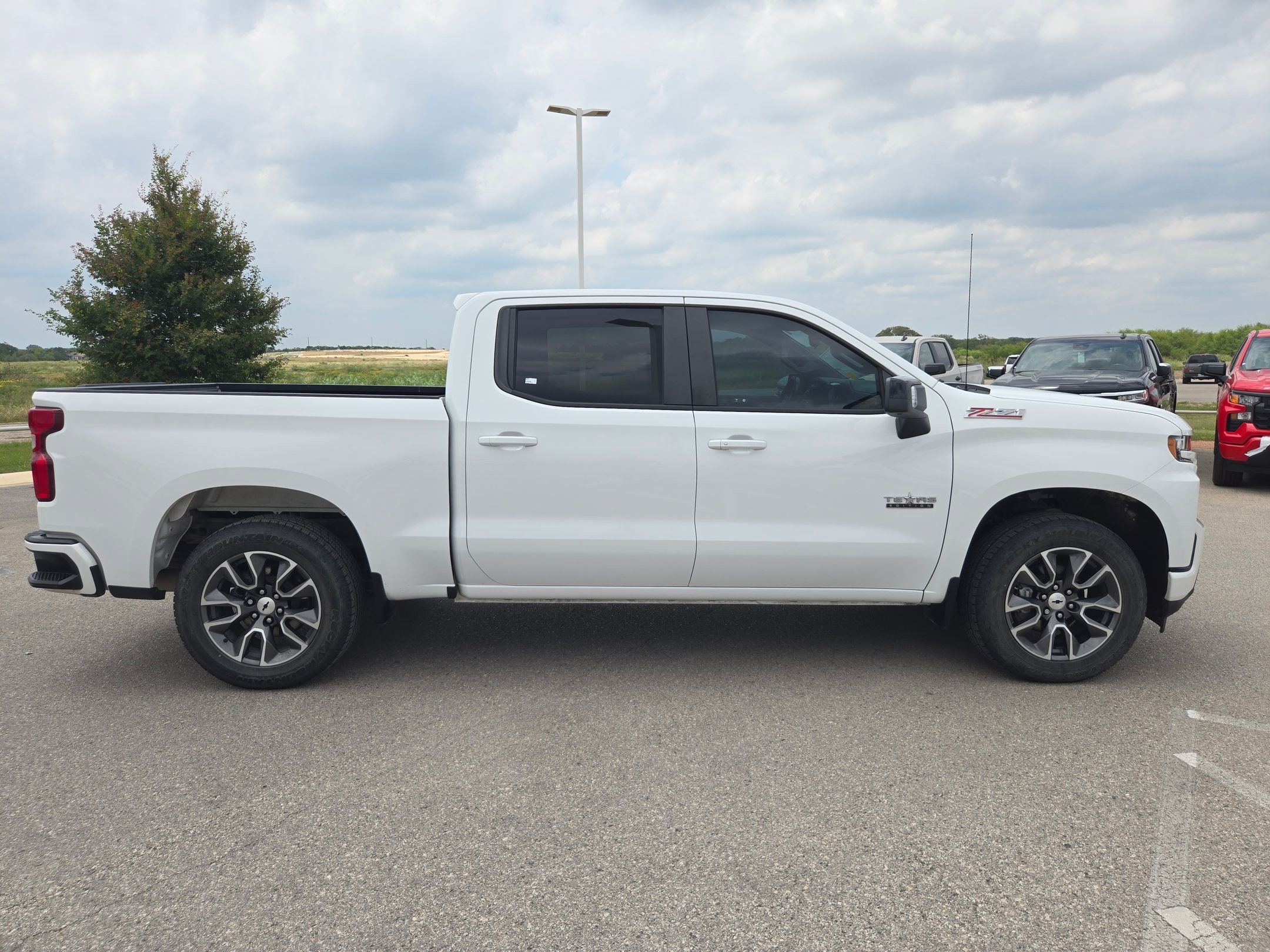 Certified 2020 Chevrolet Silverado 1500 RST w/ Texas Edition AWD/4WD image 2