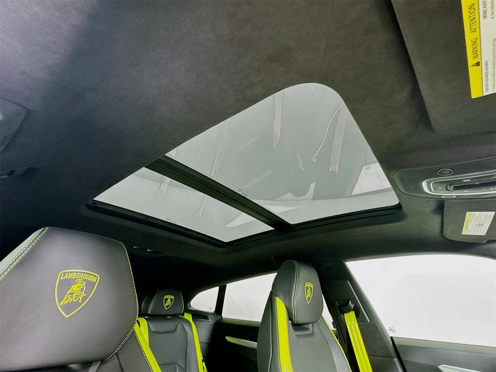 Used 2025 Lamborghini Urus SE image 21