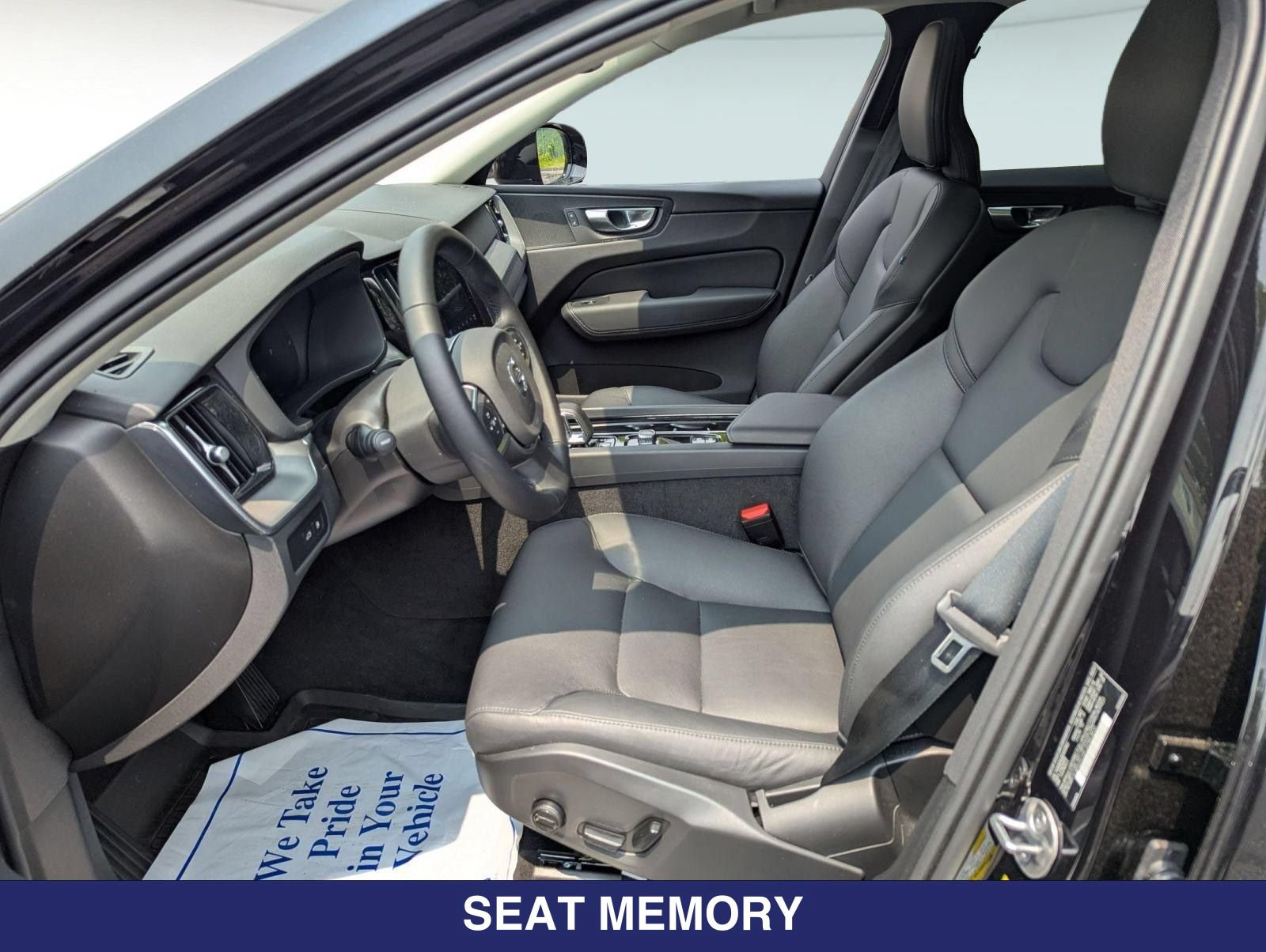 New 2025 Volvo XC60 T8 Core w/ Protection Package Premier AWD/4WD image 9