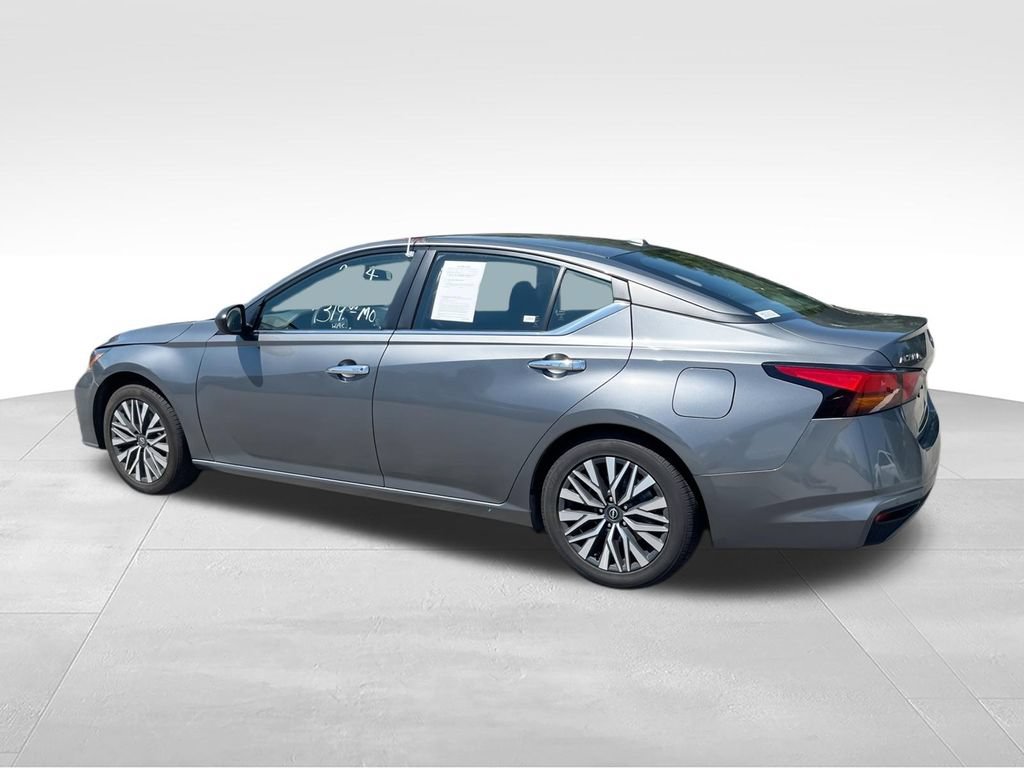 Used 2024 Nissan Altima 2.5 SV FWD image 6
