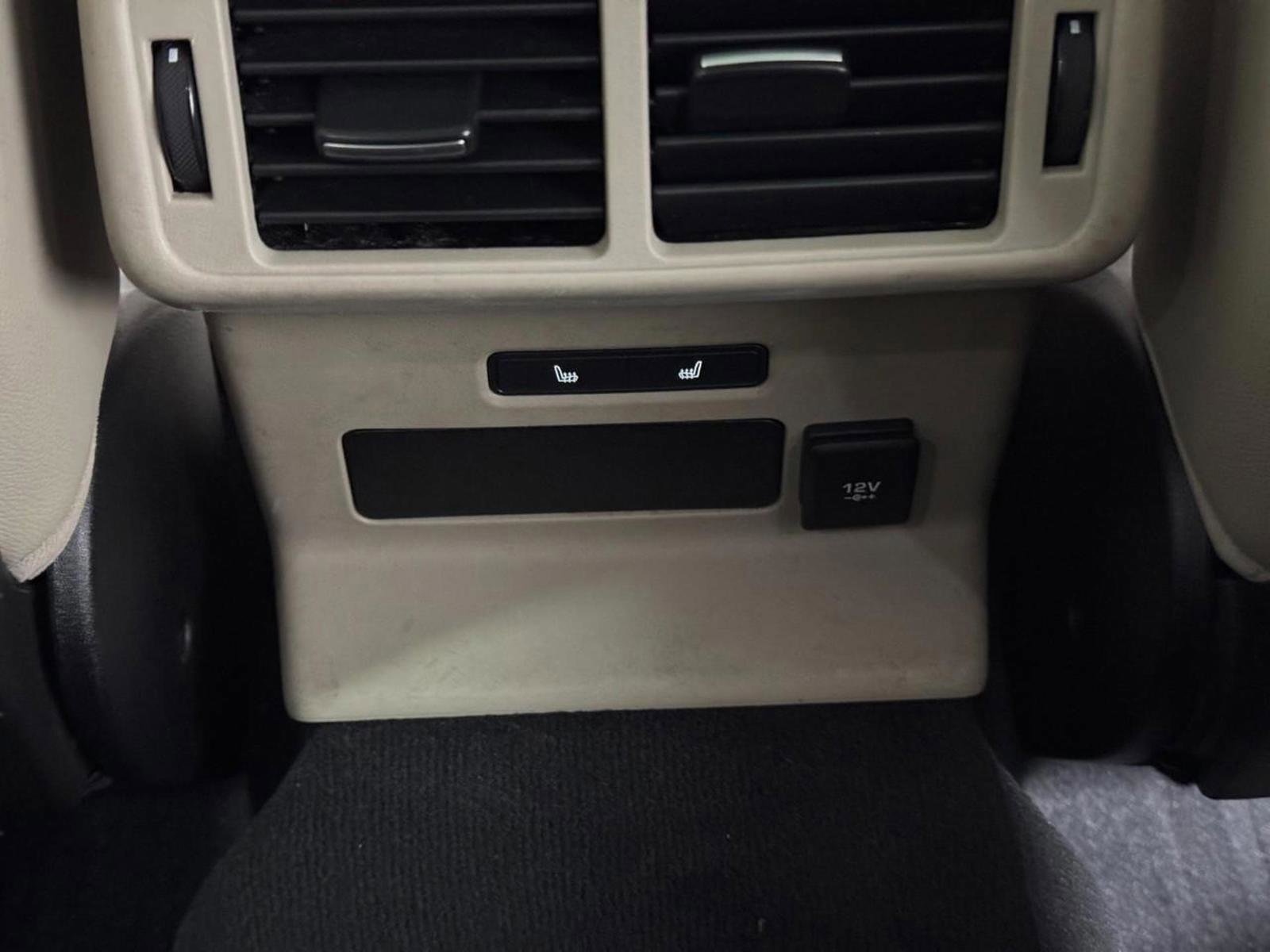 Used 2019 Land Rover Range Rover Velar S image 12