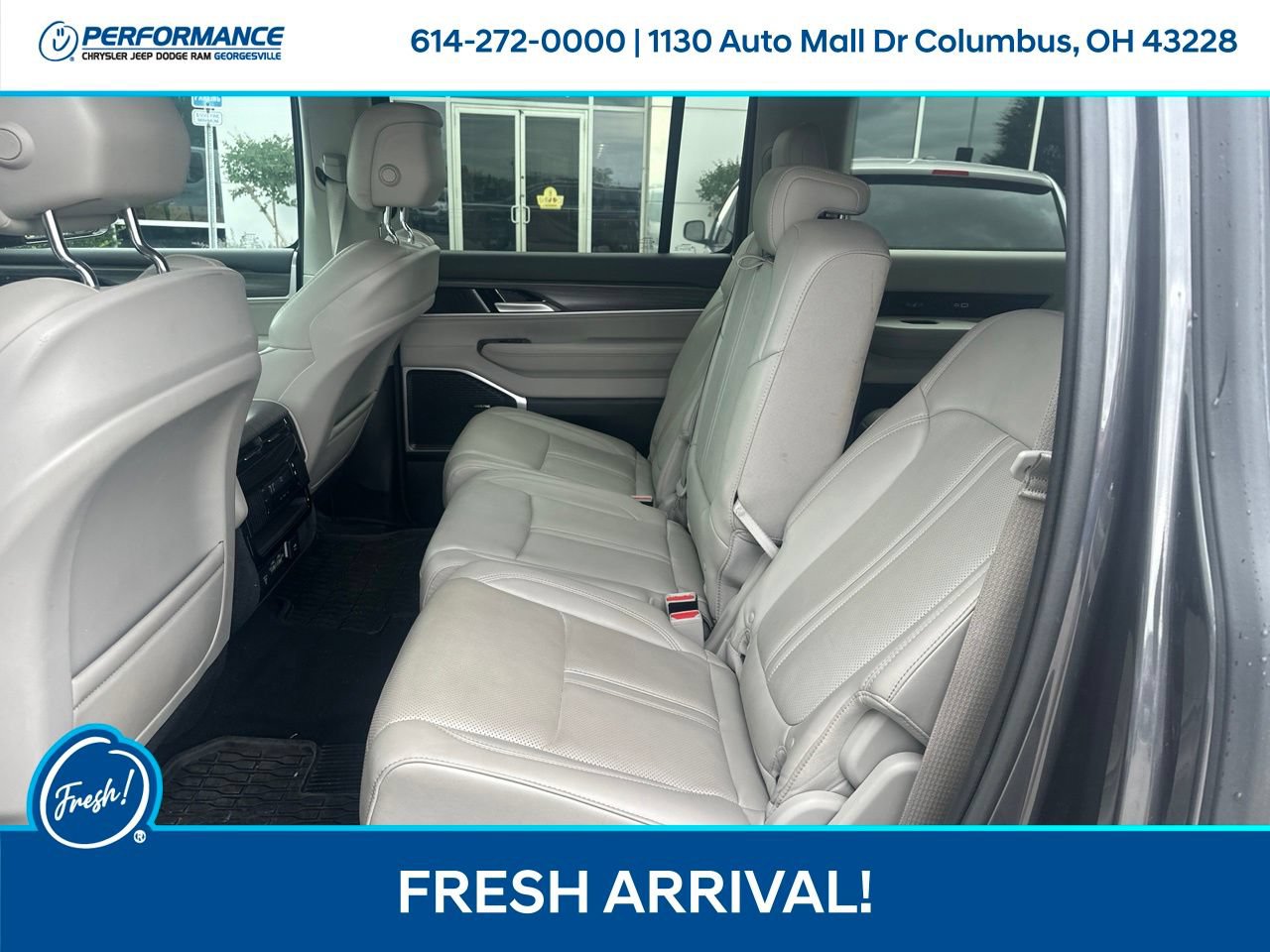 Used 2024 Jeep Wagoneer L Series II w/ Flexible Seating Group AWD/4WD image 24