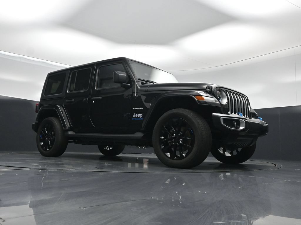 Used 2023 Jeep Wrangler Unlimited Sahara AWD/4WD image 4