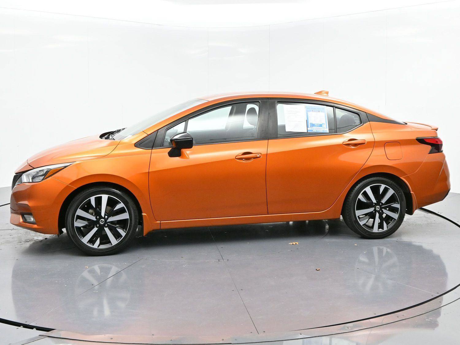 Used 2021 Nissan Versa SR w/ Convenience Package image 4