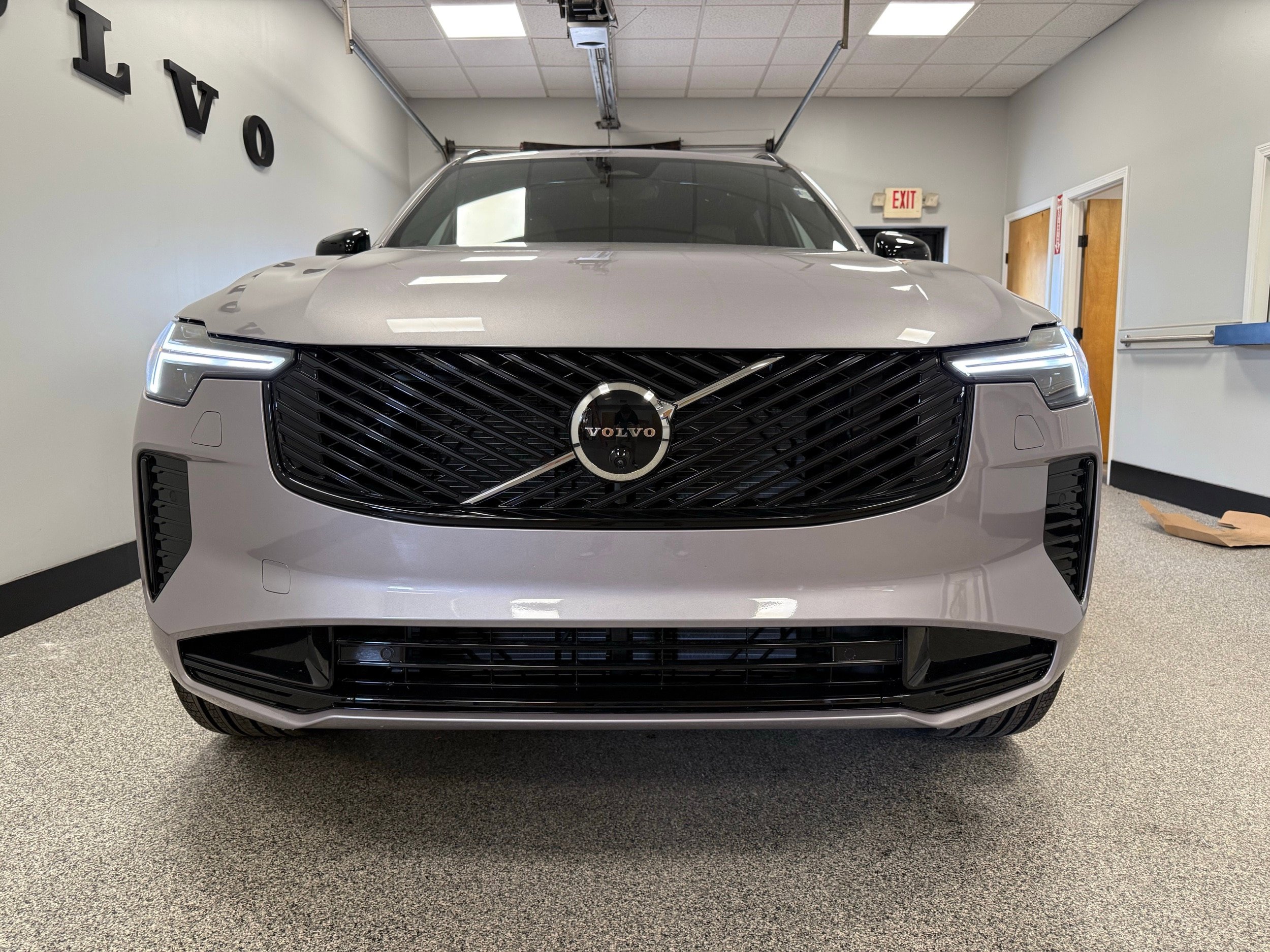 Used 2026 Volvo XC90 B6 Ultra w/ Protection Package Premier AWD/4WD image 4
