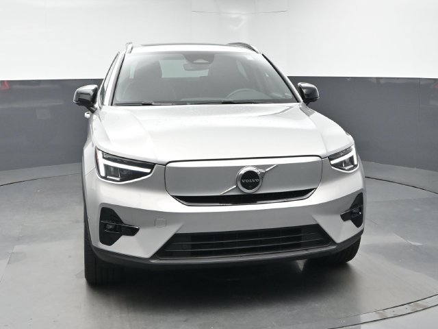 Used 2023 Volvo XC40 Recharge Plus AWD/4WD image 2