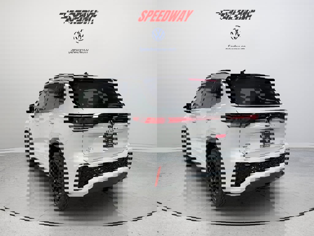 New 2026 Volkswagen Tiguan SE R-Line image 5