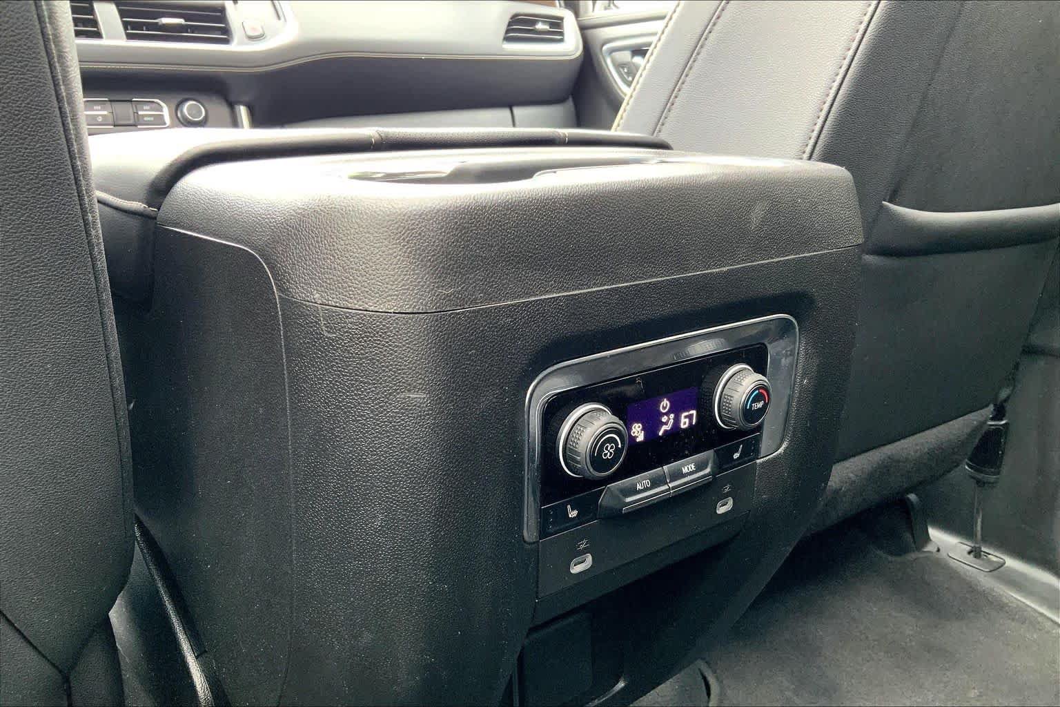 Used 2024 Chevrolet Suburban Premier w/ Premium Package AWD/4WD image 35