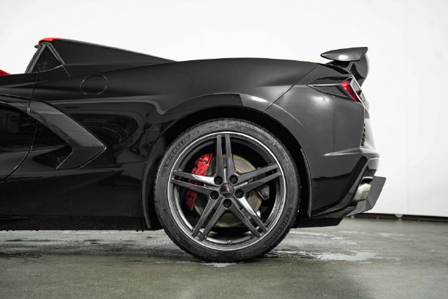 Used 2025 Chevrolet Corvette Stingray Premium Conv w/ Z51 Performance Package RWD image 13