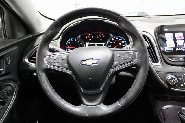 Used 2016 Chevrolet Malibu LT w/ Leather Package image 4